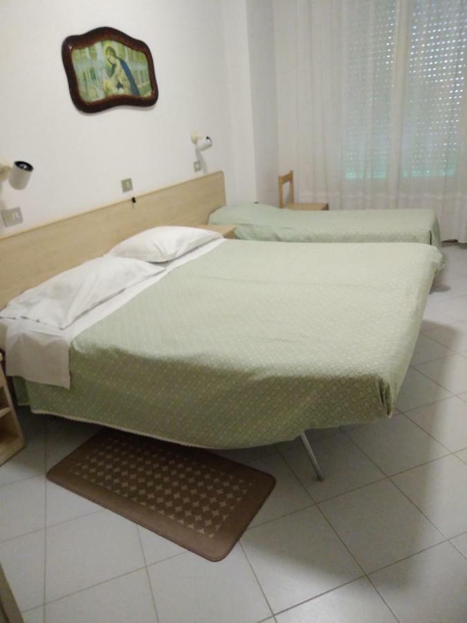 Albergo Villa Canapini Chianciano Terme Bagian luar foto